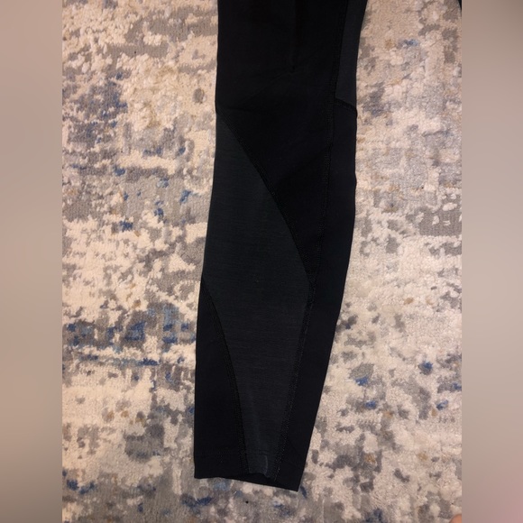 Nike Running leggings with wrap around mesh detail - Picture 2 of 4